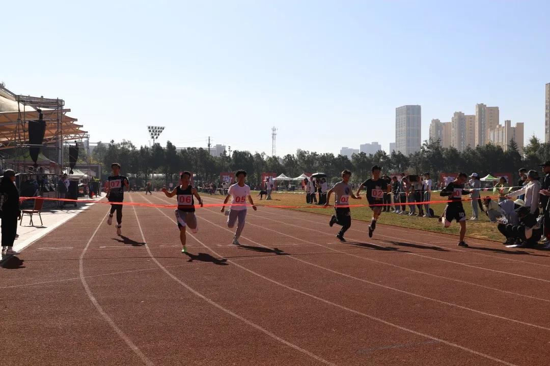绿色竞技场,青春无极限3.jpg
