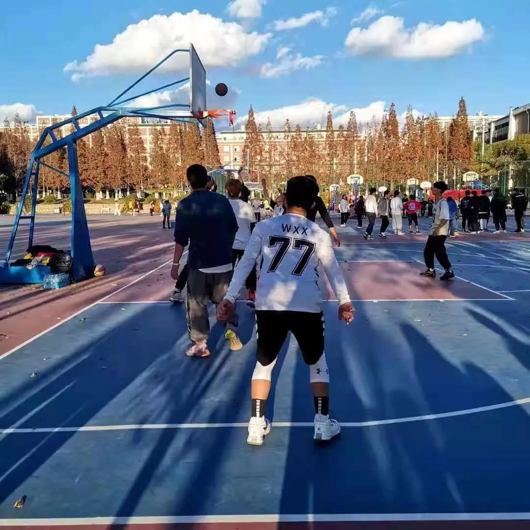以球会友,促进交流1.jpg