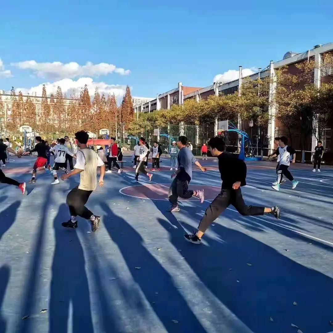 以球会友,促进交流2.jpg