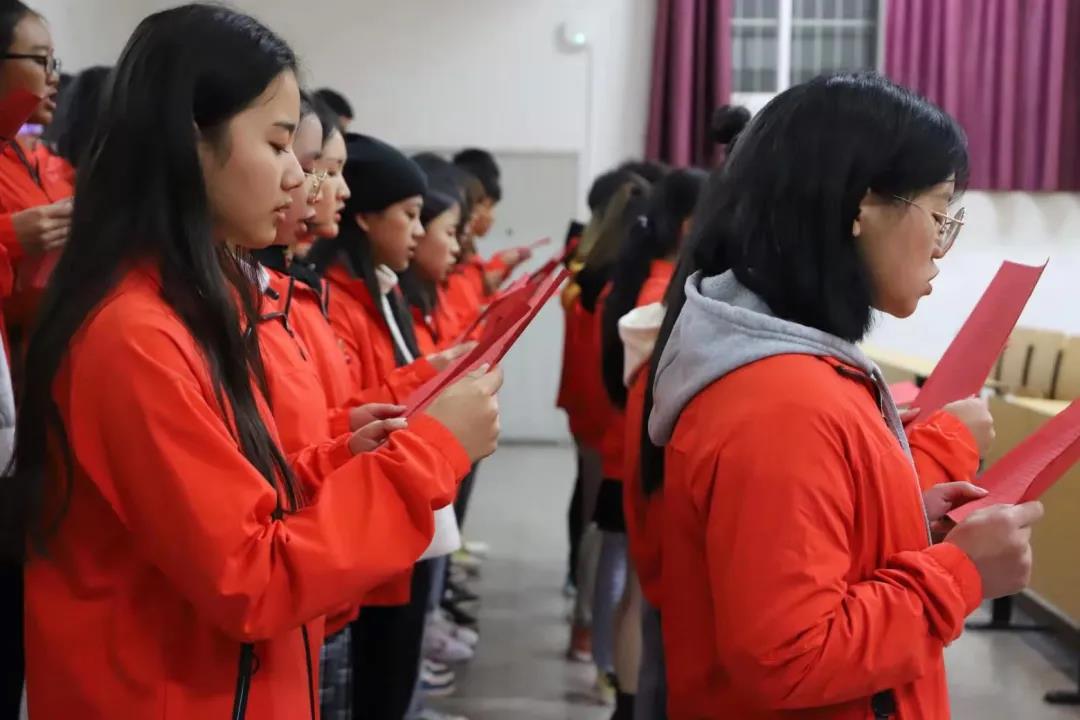 歌颂时代楷模,争做时代新人4.jpg
