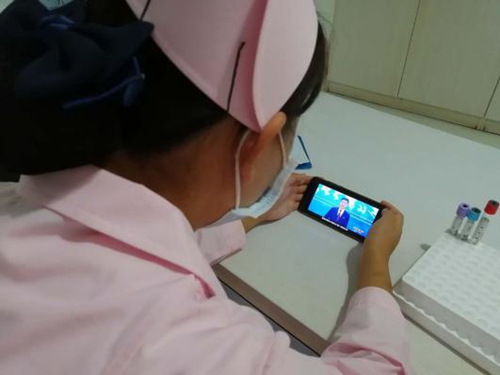 感悟信仰的力量|云南经济管理学院医学院党总支组织收看张桂梅思政大讲堂首场报告会 第 10 张