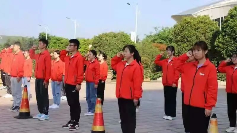 学党史,正青春:艺术与传媒学院学生会上半年工作公示 第 12 张 学党史,正青春:艺术与传媒学院学生会上半年工作公示 第 12 张