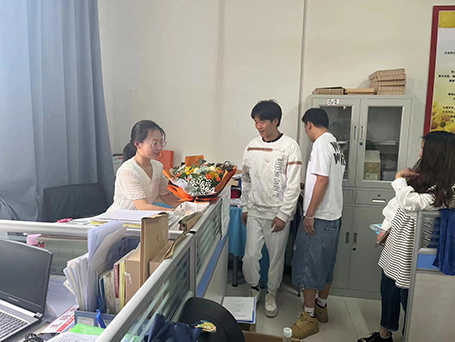 4.jpg 【魅力工程】- 浓情中秋月,礼赞教师情——建筑工程学院祝愿大家双节快乐! 第 4 张