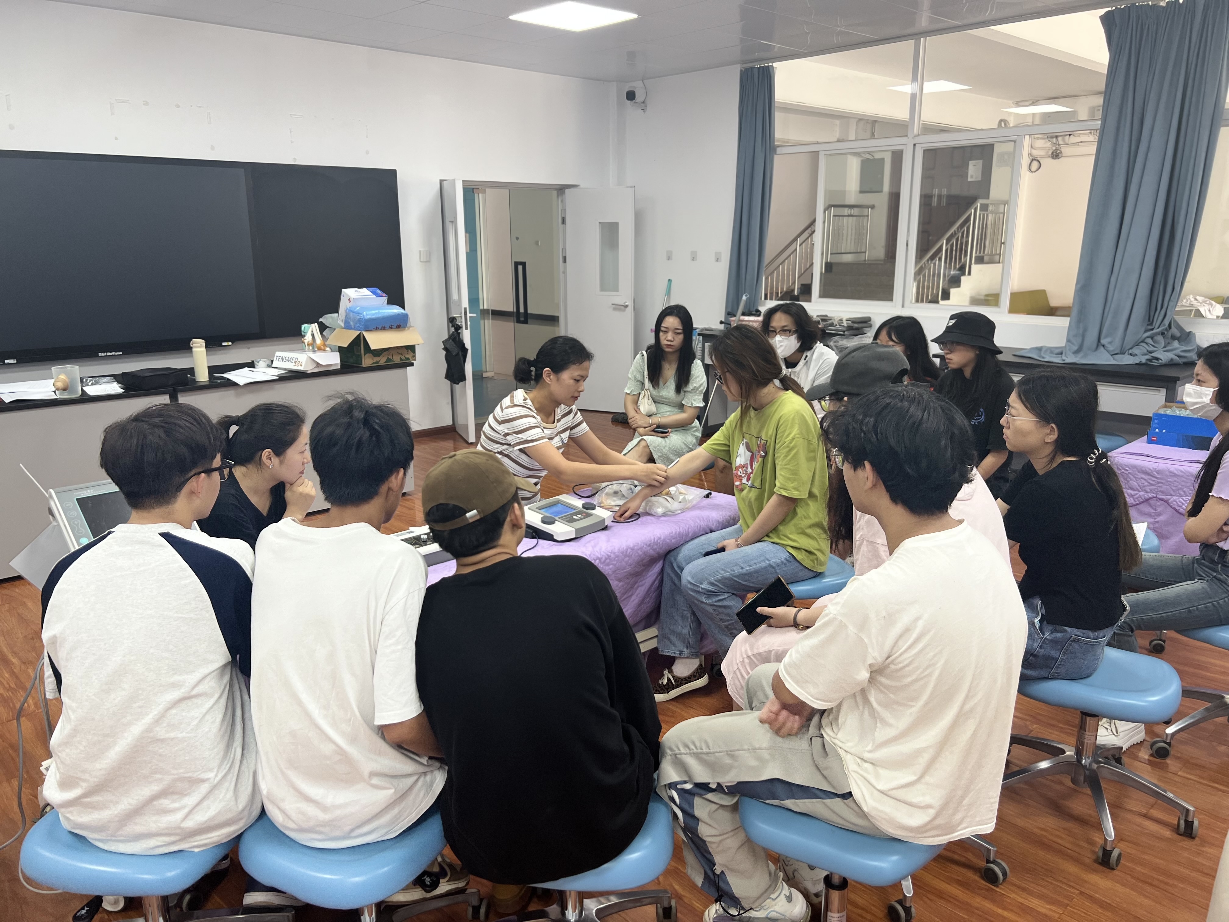济世为民送温暖，仁心仁术守初心            ——记我校医学院康复专业暑期专业实践活动 第 5 张