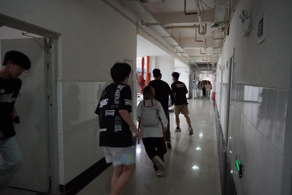 图片 1.png 【信智社区团学活动】信息与智能工程学院积极参与学校综合应急疏散演练 第 1 张