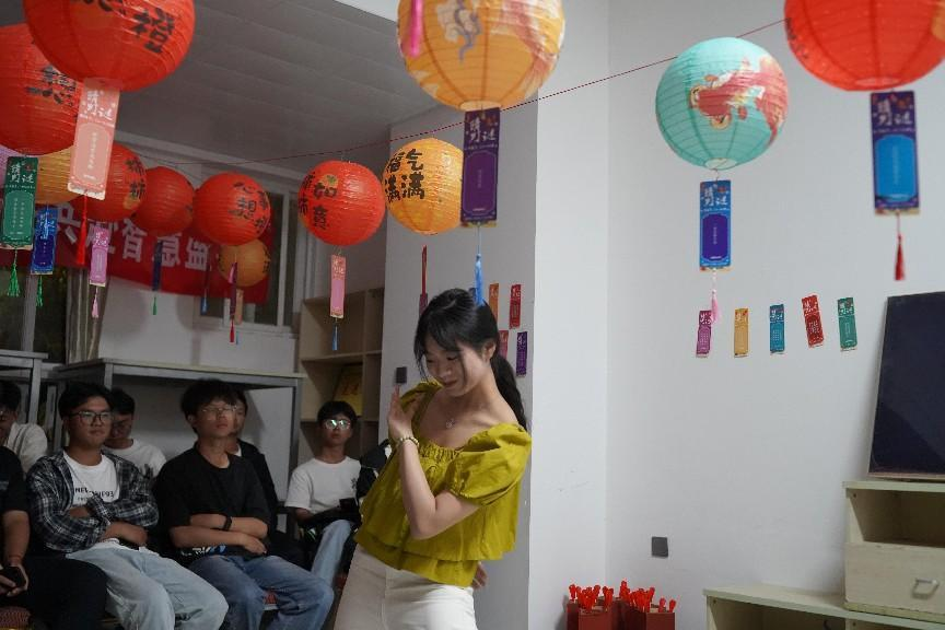 【团学活动】智趣中秋,灯谜盛宴 第 10 张 【团学活动】智趣中秋,灯谜盛宴 第 10 张