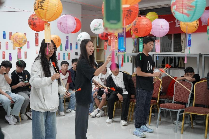 【团学活动】智趣中秋,灯谜盛宴 第 12 张 【团学活动】智趣中秋,灯谜盛宴 第 12 张