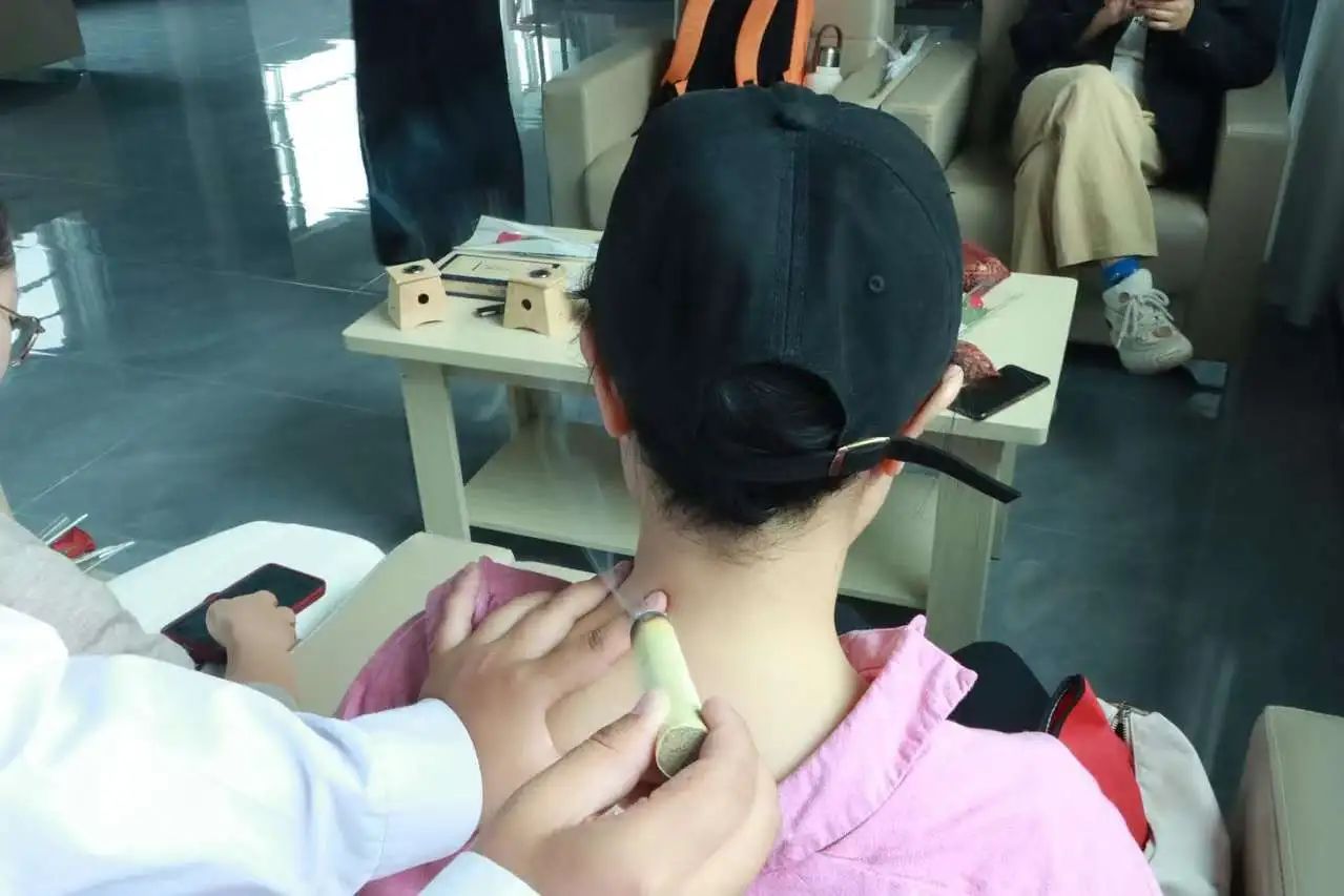 药香四溢满校园，健康同行谢师恩 第 12 张