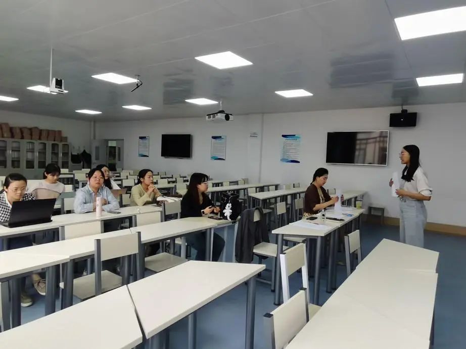 护理(学)、助产(学)专业开展“精彩一课”教研活动 第 1 张 护理(学)、助产(学)专业开展“精彩一课”教研活动 第 1 张