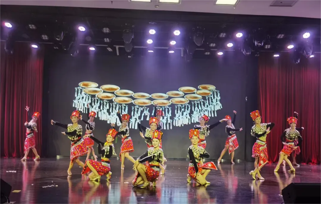 云南经济管理学院艺术与传媒学院20本科舞蹈学专业《纪元·舞20》毕业汇报展演圆满落幕 第 8 张