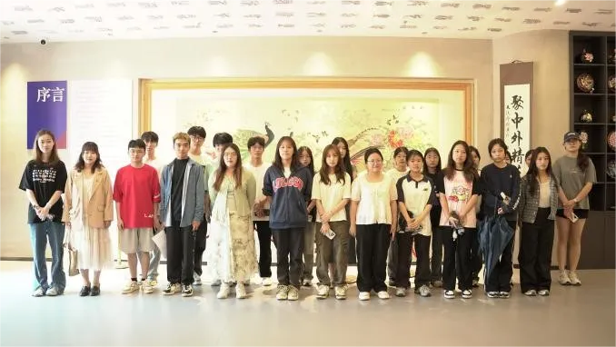 “艺术+”社区开展翰文天缘艺术馆参观活动 第 3 张 “艺术+”社区开展翰文天缘艺术馆参观活动 第 3 张