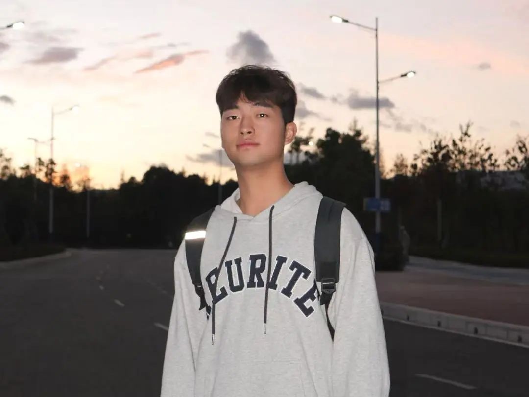 专业榜首+国奖学霸，还是退伍兵？他的下个“战场”在新疆！ 第 7 张