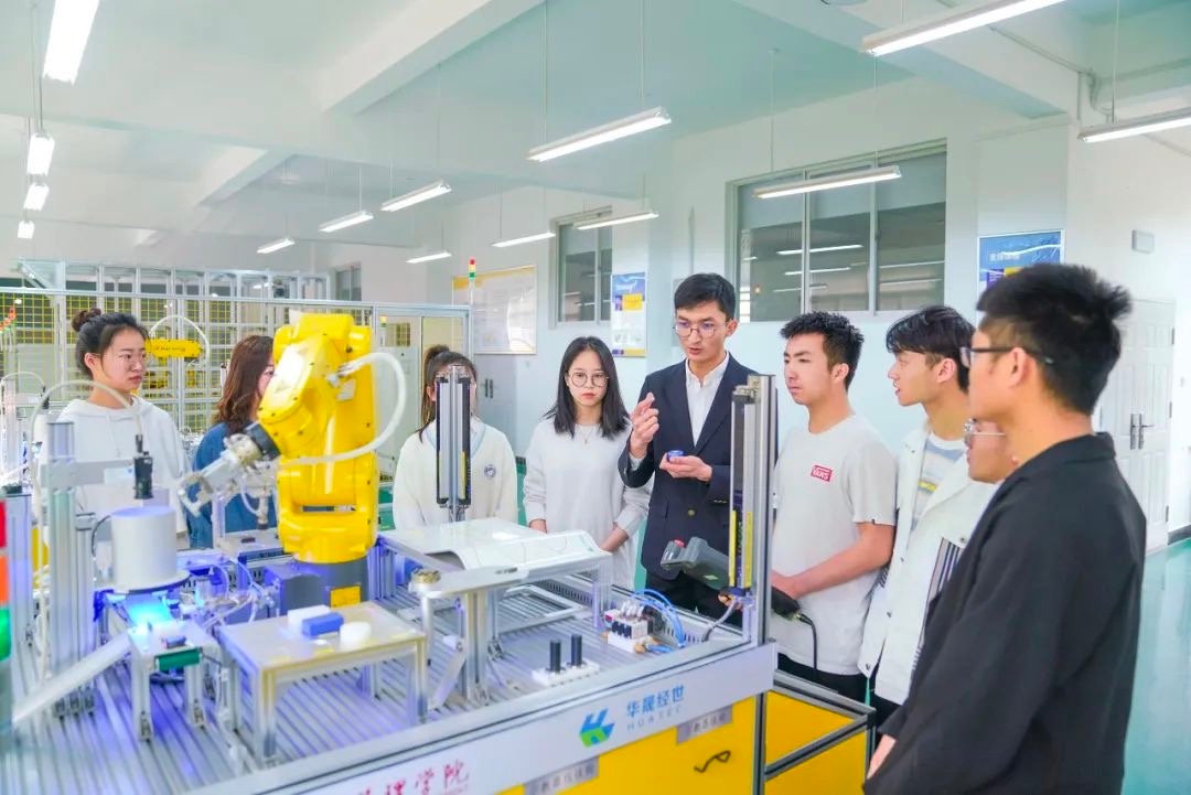 再投350万！云经管这个实验室将全新升级！ 第 8 张