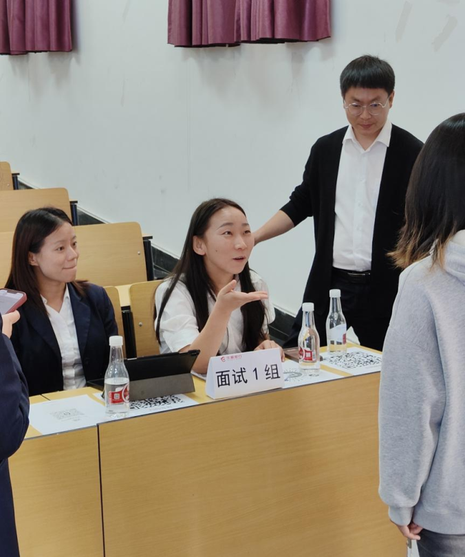 财经商贸学院率先开展 “诚信就业与政策解读” 专题讲座暨2026届毕业生首场专场招聘会 第 7 张