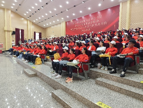 筑梦医药新时代,培育卓越接班人 ——云南经济管理学院医学院2025级药学、中药学专业新生入学教育专业宣讲会成功举行 第 2 张 筑梦医药新时代,培育卓越接班人 ——云南经济管理学院医学院2025级药学、中药学专业新生入学教育专业宣讲会成功举行 第 2 张