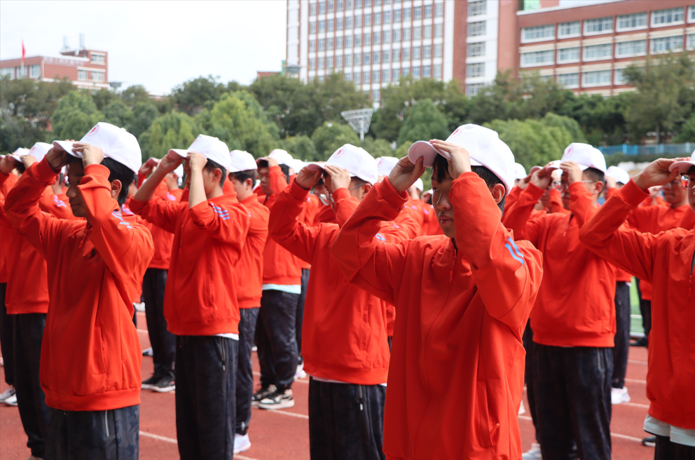 训之以严,砺之以行——云经管医学院军训纪实 第 5 张 训之以严,砺之以行——云经管医学院军训纪实 第 5 张