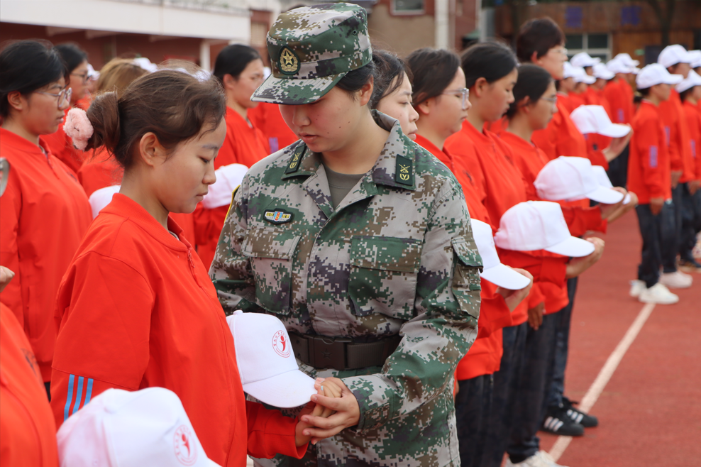 训之以严,砺之以行——云经管医学院军训纪实 第 10 张 训之以严,砺之以行——云经管医学院军训纪实 第 10 张