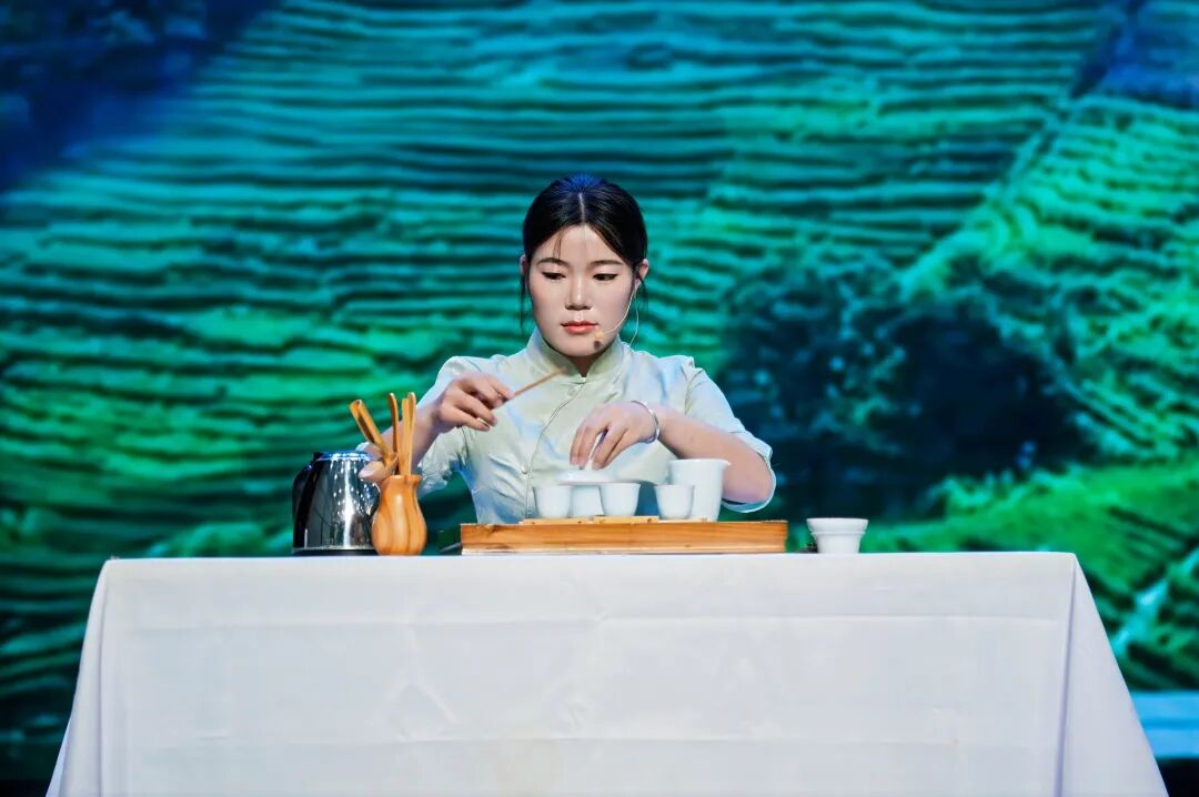 全国两会，云经管学子在现场！ 第 11 张