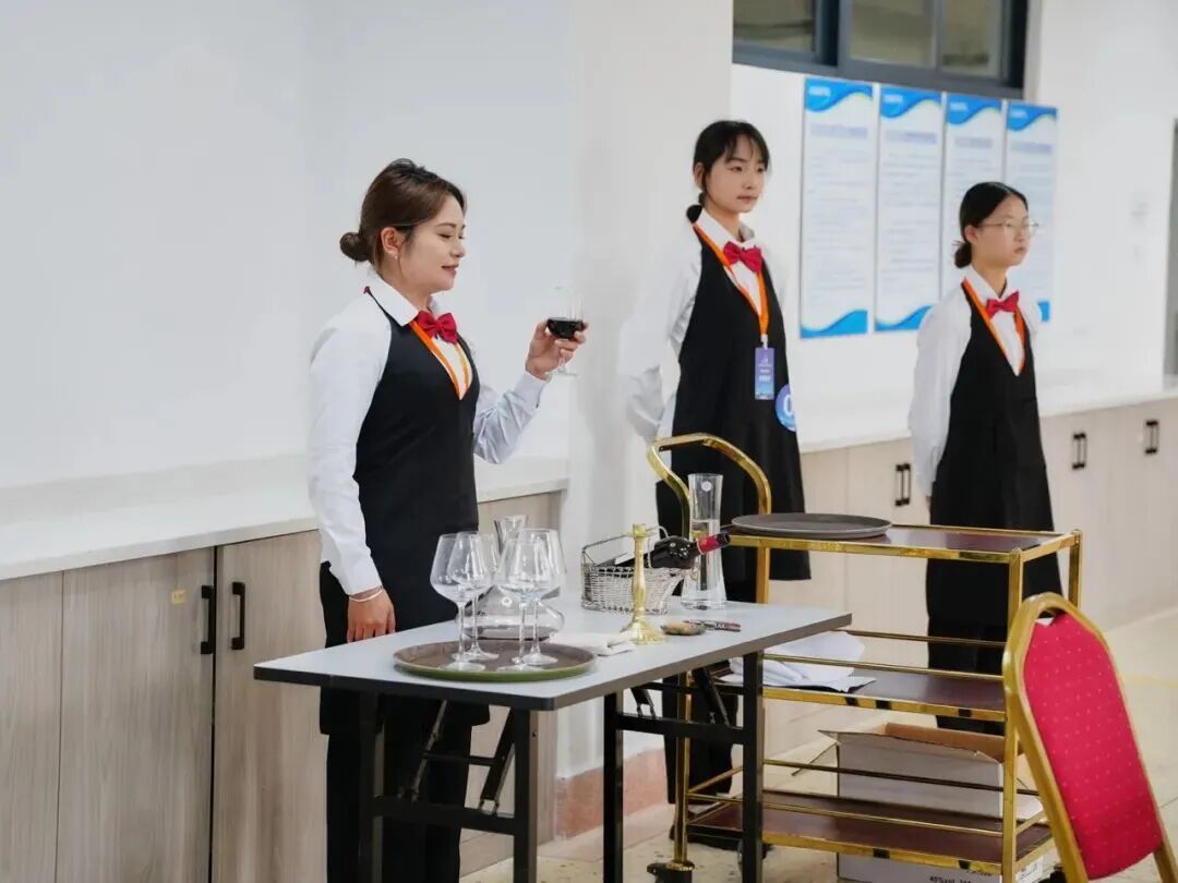 青春榜样说 | 全国两会，财经商贸学院学子在现场！ 第 14 张