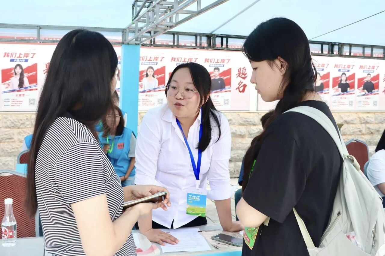以温情护新程，以初心赴医梦｜医学院2026级迎新纪实 第 10 张